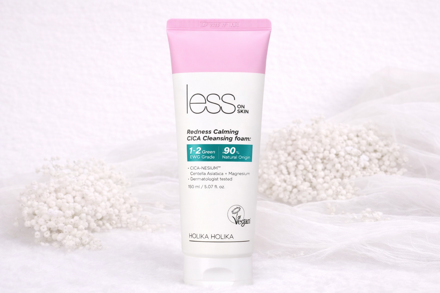 Holika Holika Less On Skin Redness Calming CICA Cleansing Foam